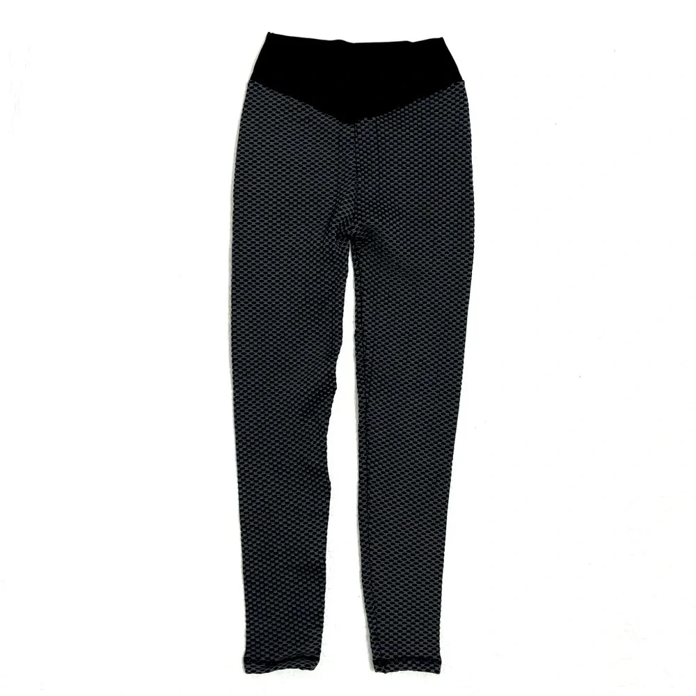 High-Rise Textured Scrunch Butt Leggings NWOT - Picture 2 of 6
